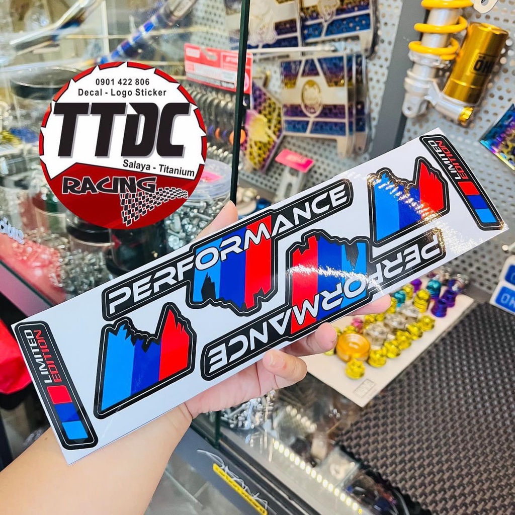 Tem Xe 3 lớp Lá Cờ Trang Trí Ô tô, Xe Máy, Xe Điện, Nón Bảo Hiểm - Chất Liệu Chống Nước, Bền Màu, Dán Đa Vị Trí