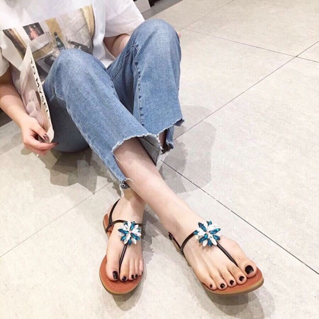 Dép xỏ ngón