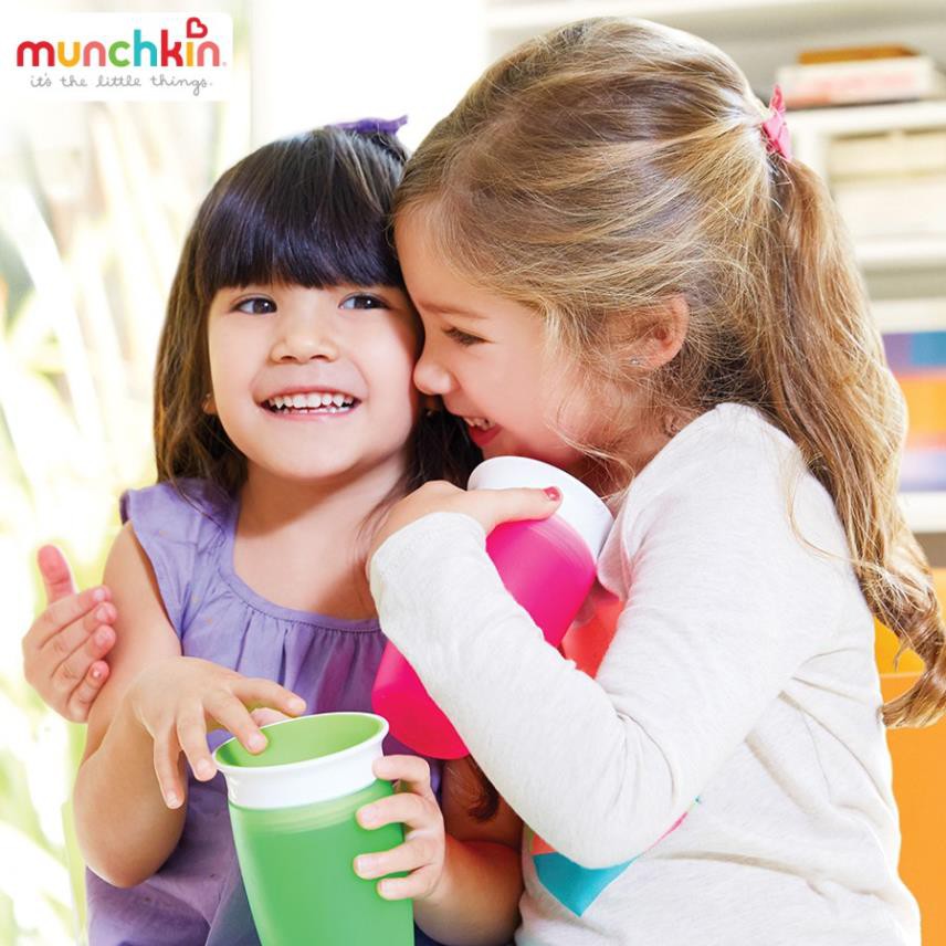 Cốc 360 độ Munchkin chống đổ, có nắp 296ml