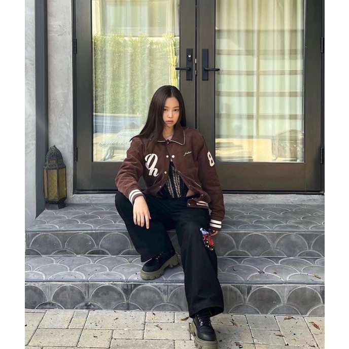 Áo khoác varsity nâu giống Jennie Blackpink,Mino WINNER