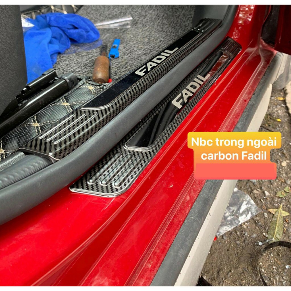 Nẹp bước chân, ốp bậc cửa xe Vinfast Fadil 2018 2019 2020 2021 2022 Mẫu Carbon cao cấp