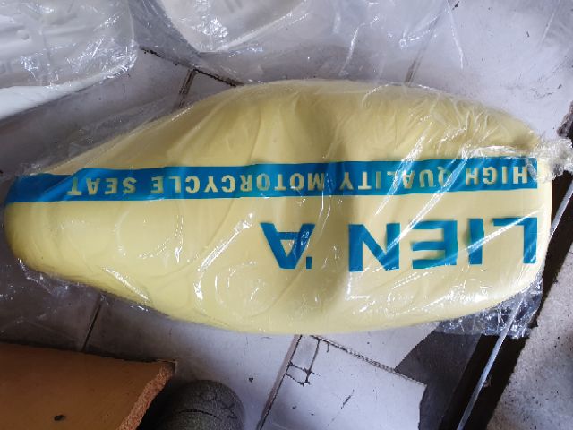 Mút nệm yên xe vespa LX 2008