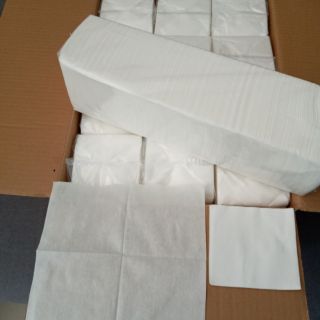 Combo 2 bịch khăn giấy khô lau mặt spa, giá 180.000 đồng, sản phẩm dùng để lau mặt trong spa.