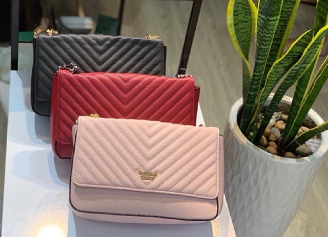 Túi Victoria’s Secret - còn đỏ