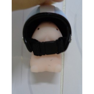 MÓC KHÓA KIU CON ĐỘI NÓN BẢO HIỂM