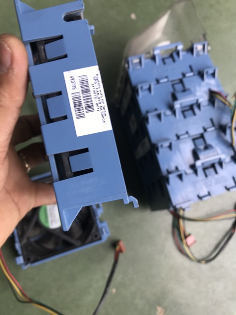 Quạt sunon 12v 5.6w 0.5A , vuông 10cm có thể lắp ghép và có bảo vệ