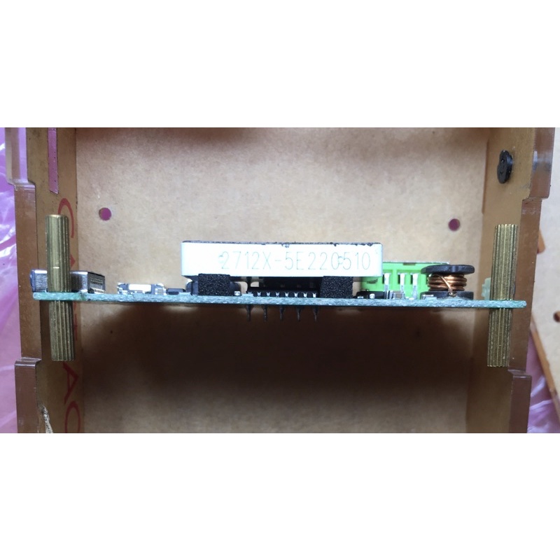 Box sạc dự phòng mica Lò xo 6 cell 18650