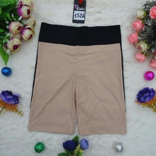 Quần su đùi mặc váy