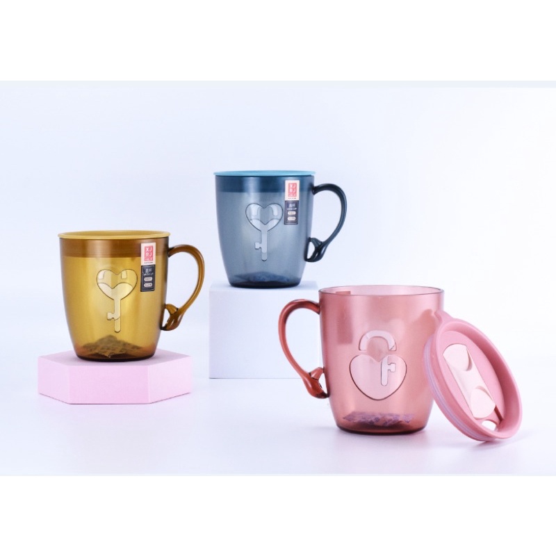 Ly, Cốc uống nước 2 lớp 480ml chịu nhiệt có quai kèm nắp kín chống tràn hàng nhập khẩu cao cấp