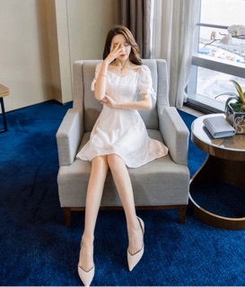 Đầm váy trắng phối tay voan