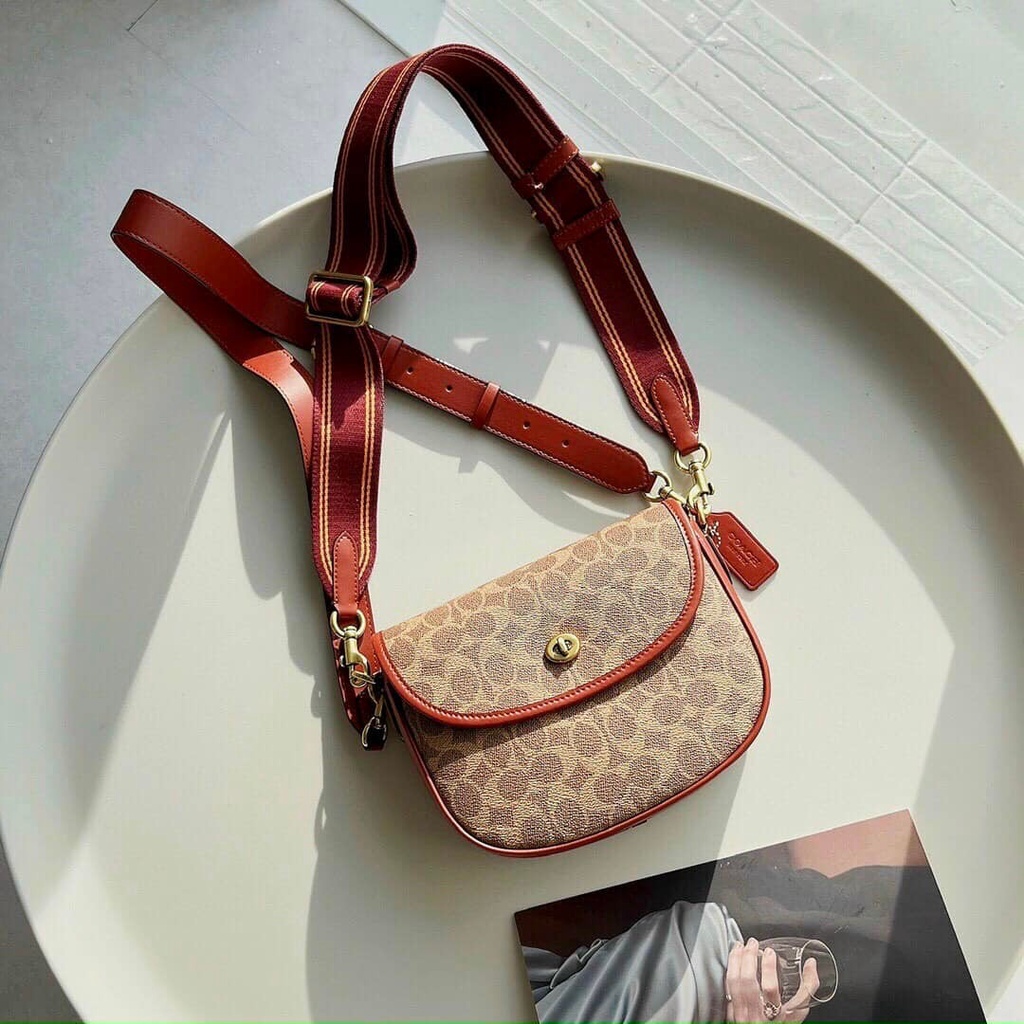 Túi xách Coach mẫu mới trẻ trung