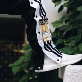 Quần thể thao adidas bấm cúc