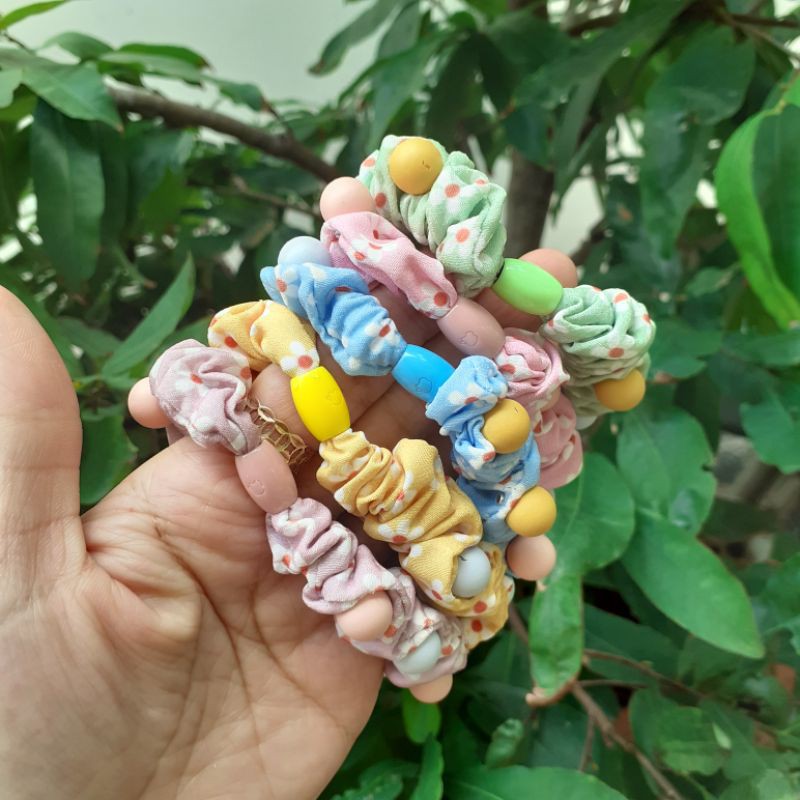 Cột tóc Scrunchies hoa cúc đính hạt tròn siêu xinh