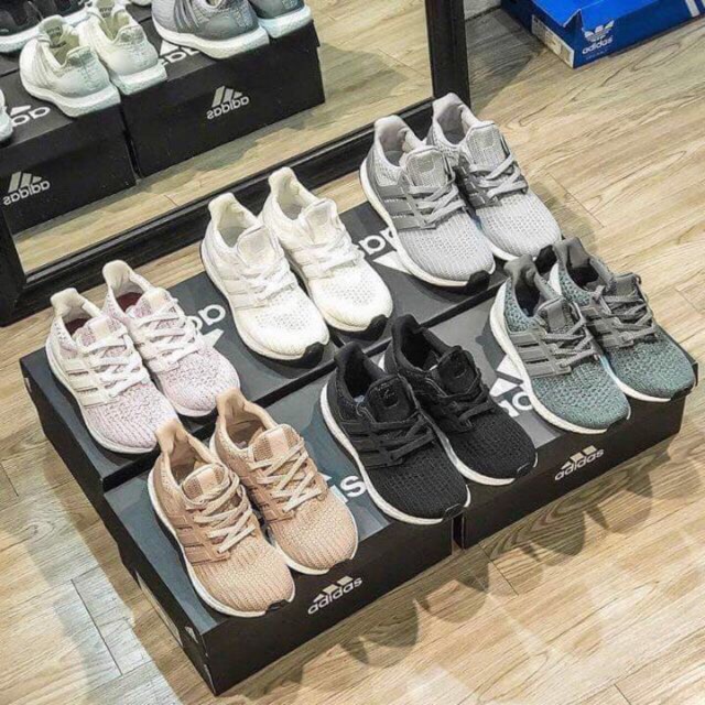 ( có sẵn 👍) giầy adidas full màu,full hộp