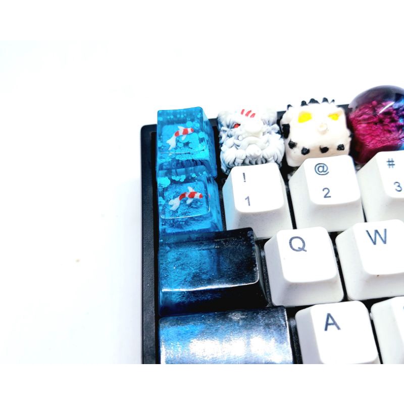Keycap resin cá koi nhỏ tone xanh dương trang trí bàn phím cơ gaming