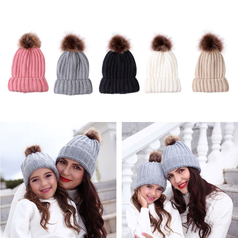 Mũ beanie Trùm Đầu Giữ Ấm Mùa Đông Phối Cục Bông Dễ Thương Dành Cho Mẹ Và Bé