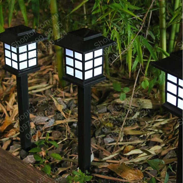 Đèn Led năng lượng mặt trời cắm sân vườn vỏ nhựa ABS chống nước mưa