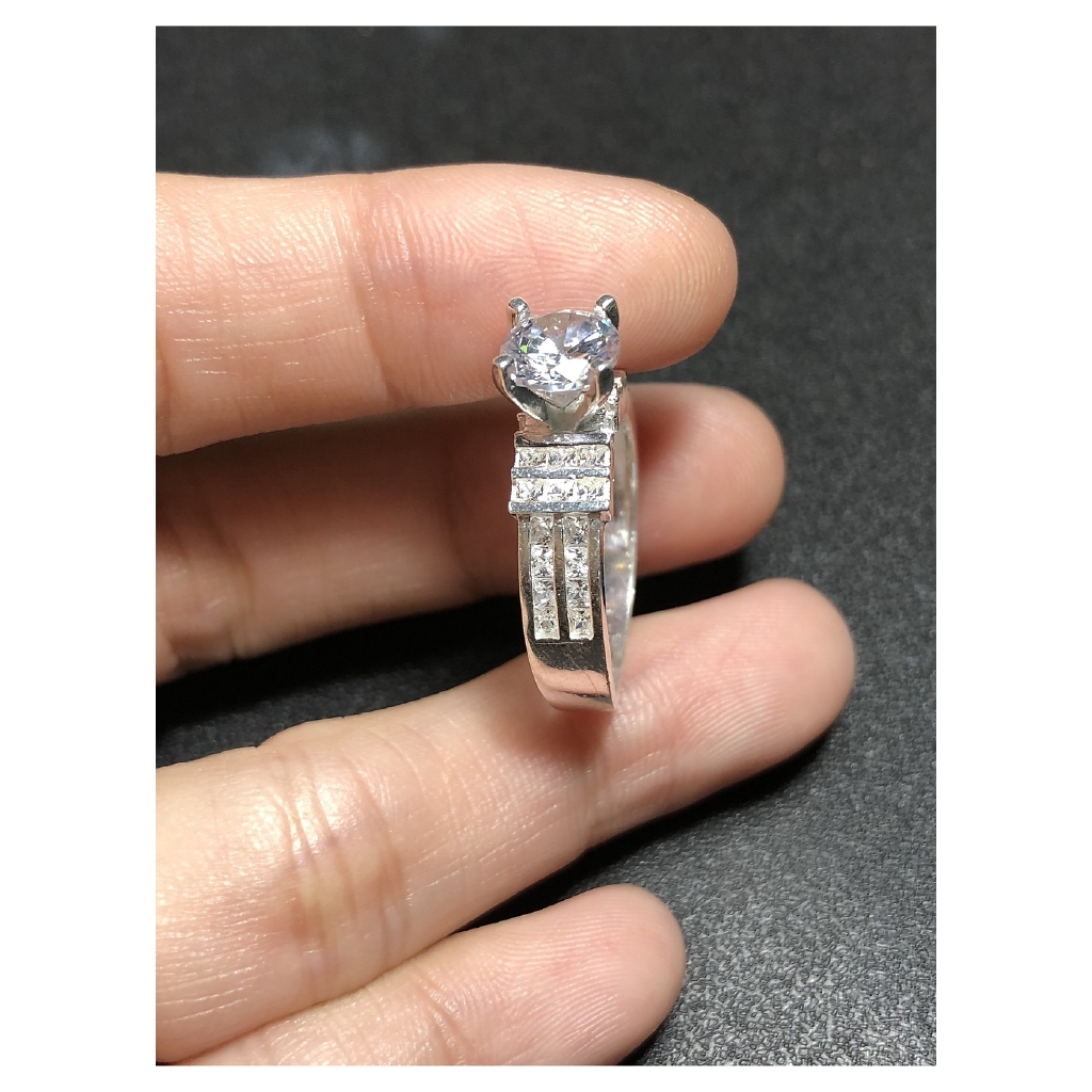 Nhẫn 925 đính zircon rất đẹp