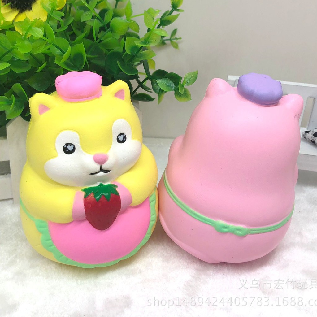 Squishy CHUỘT Ú ôm trái dâu đỏ đáng yêu độc đáo