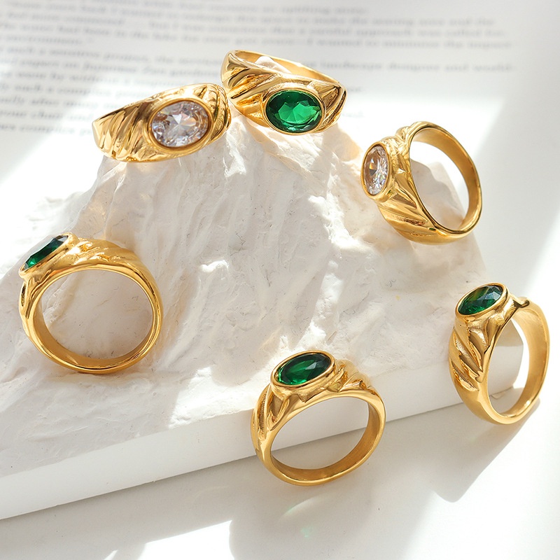Nhẫn Thép Titan Đính Đá Zircon Màu Trắng / Xanh Lá Độc Đáo Không Phai A391