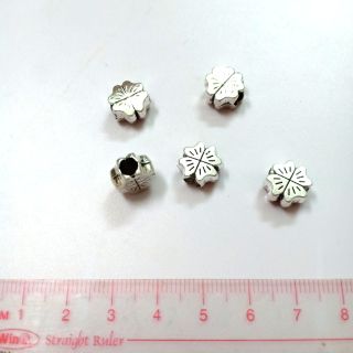 5 mặt bông mai xỏ ngang xi bạc - Lỗ xỏ 4,5mm