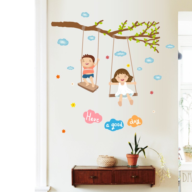 Decal mẫu các bé đánh đu trang trí nhà trẻ shop mẹ bé cửa hàng giúp bé vui tươi kích thích sáng tạo