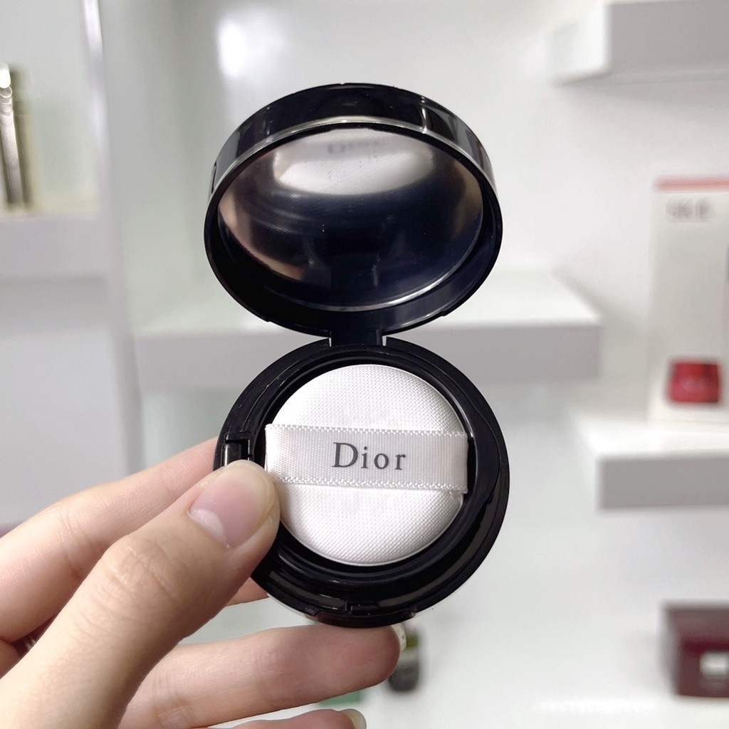 Phấn Nước Dior Kiểm Soát Dầu Giữ Ẩm 5g