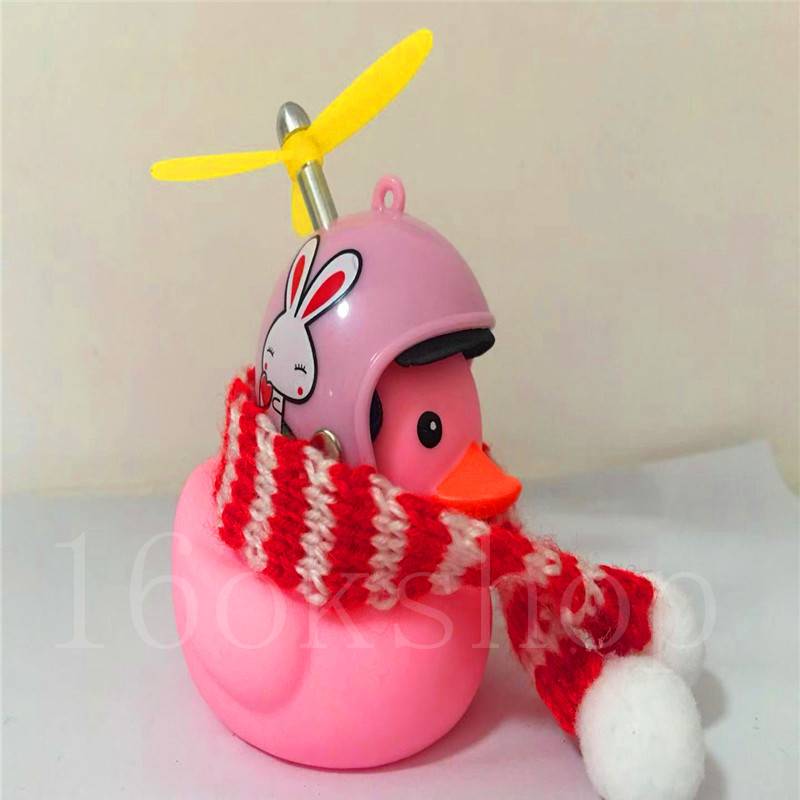 Chú vịt cao su gắn trang trí mũ bảo hiểm đáng yêu