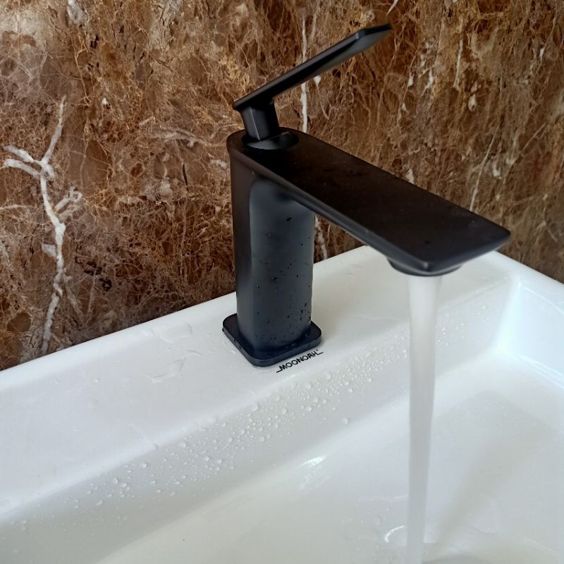 Vòi lavabo nóng lạnh