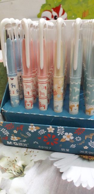 1 Bút máy hình đáng yêu