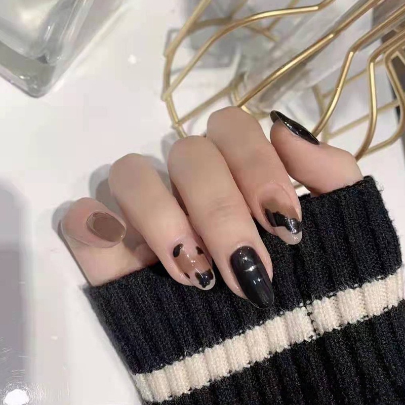 Set 24 Móng Tay Giả 20 Mẫu Dễ Thương Có Keo Dán Tiện Dụng