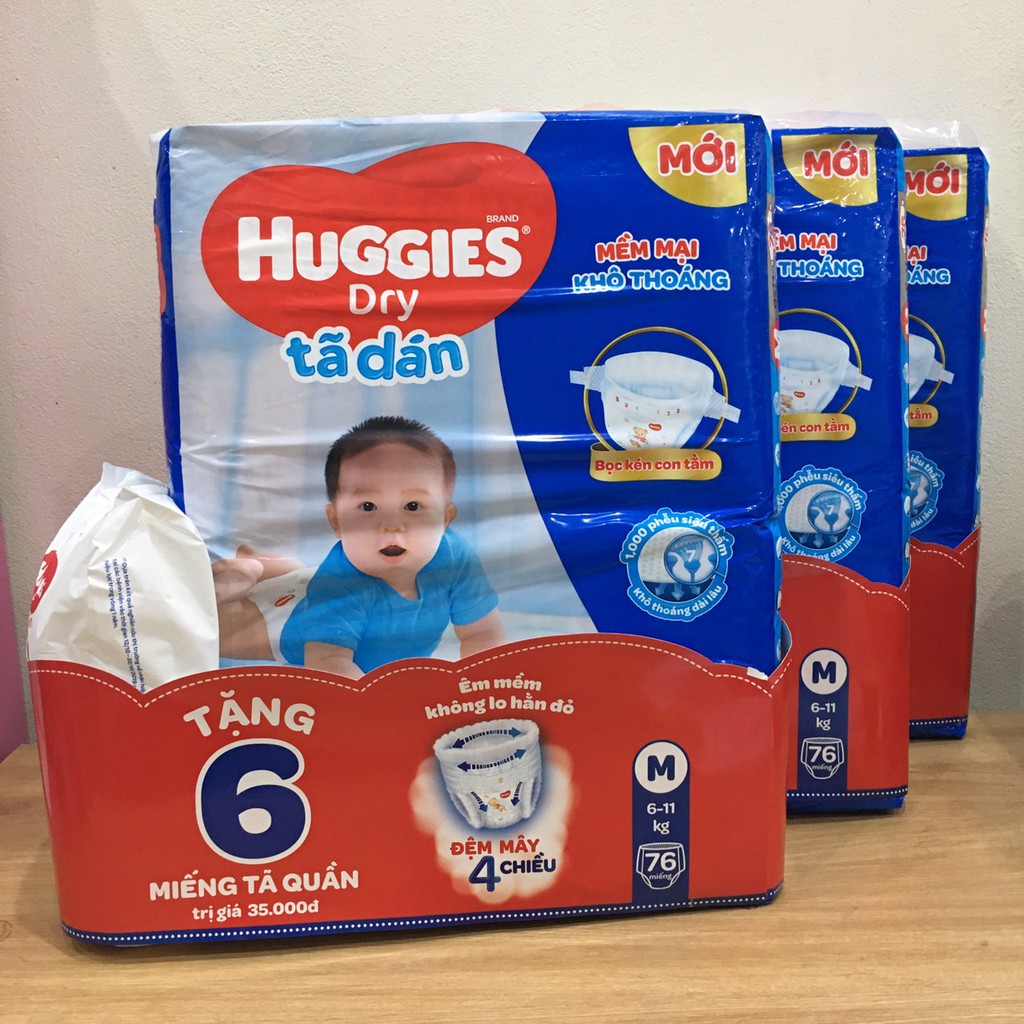 Combo 03 tã dán Huggies size M76, M76+6tq bọc kén con tằm(cho trẻ 6-11kg)