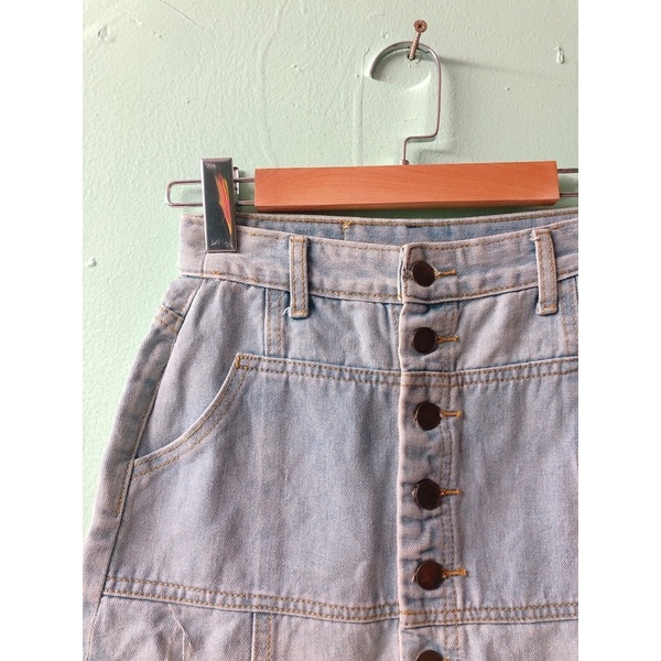 Pass chân váy jeans