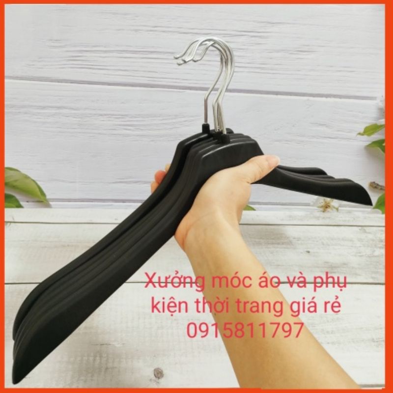 COMBO 50 móc nhựa treo quần áo nam - móc nam vai dẹt kích thước 44cm,màu đen,đầu móc xoay 360độ