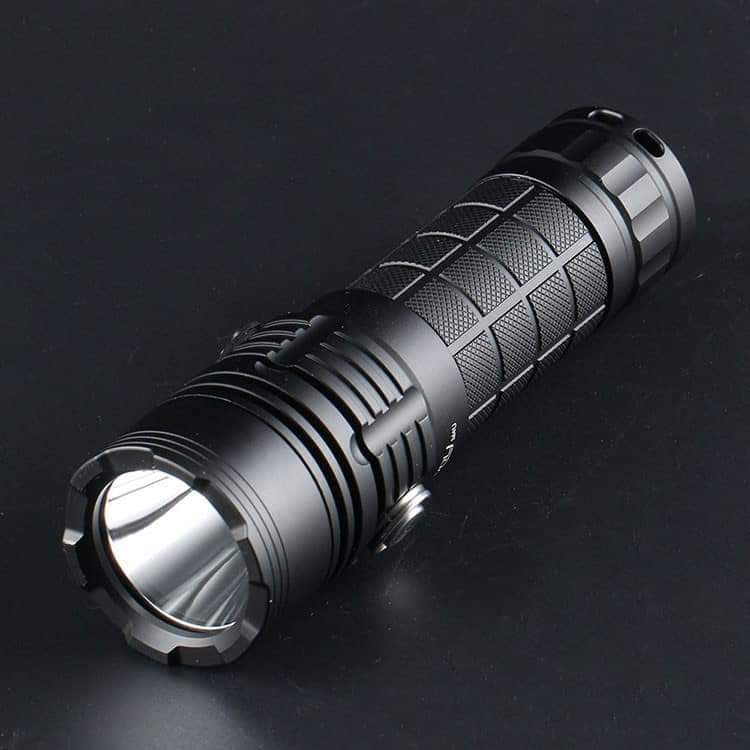 Đèn pin Convoy M4U XPL-Hi, 1600lume xa 600M