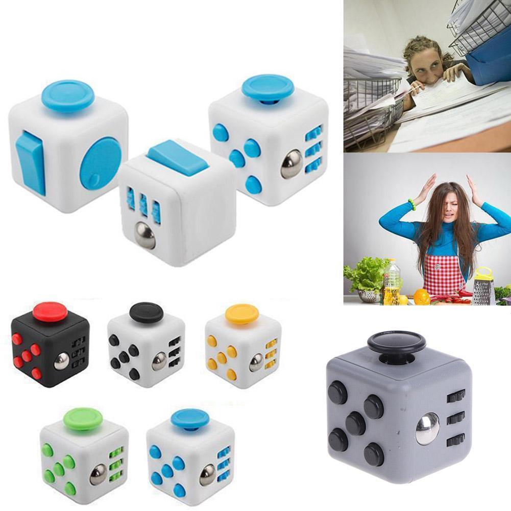 Đồ Chơi Khối Rubik Giảm Căng Thẳng