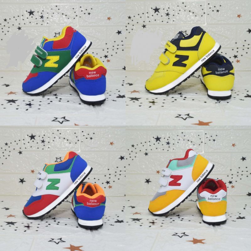 Giày sneaker đi học cho bé