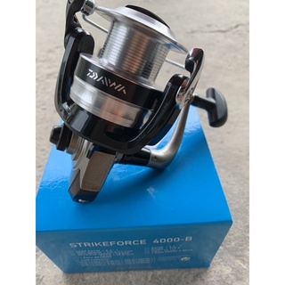 Máy câu cá Daiwa Strikeforce size 4000-B