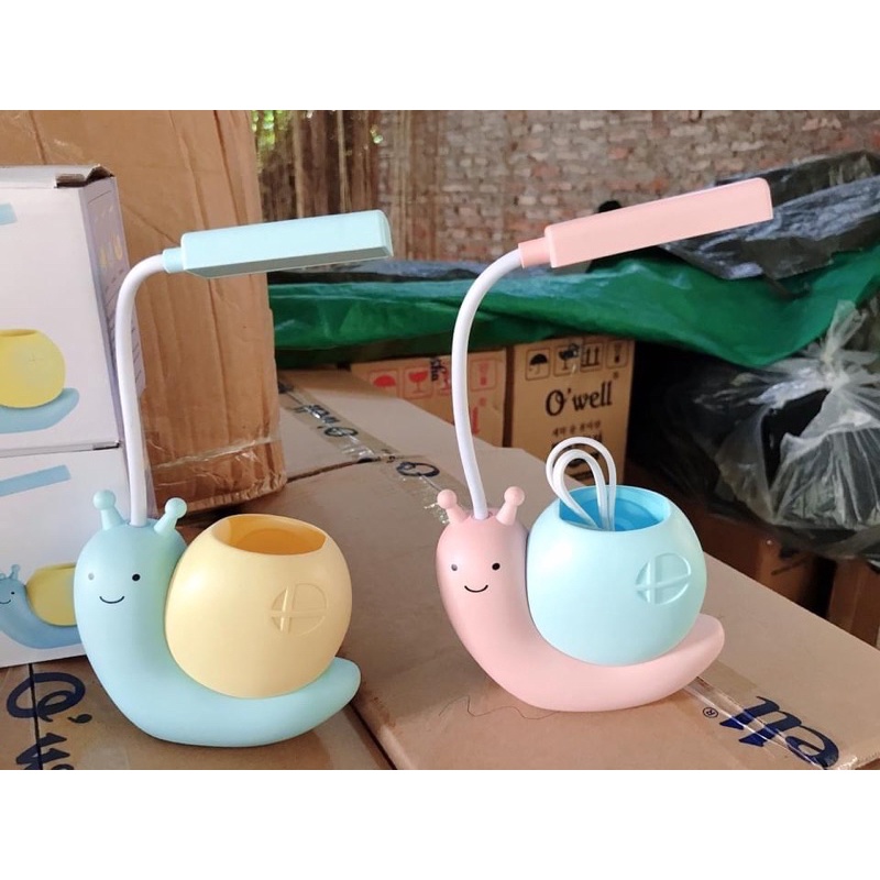 Đèn học tích điện mẫu ốc sên có ống cắm bút