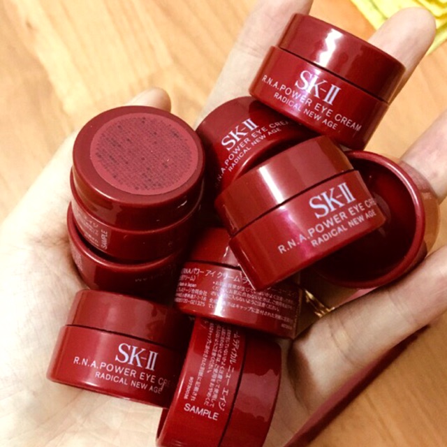 Kem dưỡng mắt SK-II R.N.A Power Eye Cream