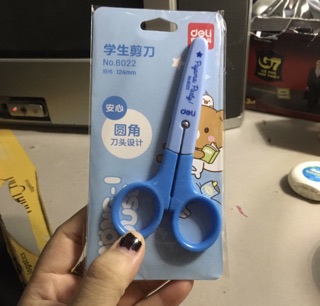Kéo thủ công có nắp
