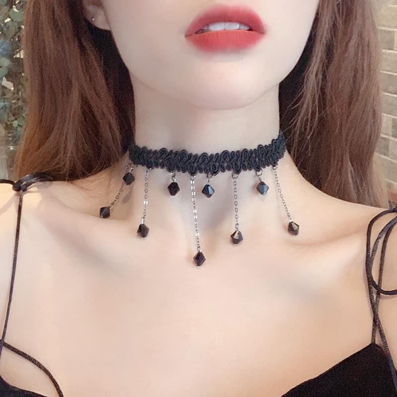 Vòng choker đá rơi