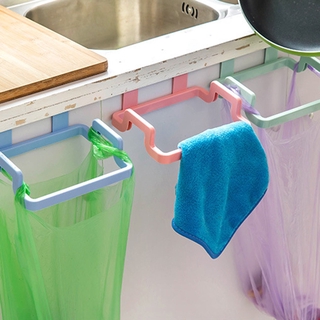 Giá đỡ treo khăn/ bịch rác gắn cửa tủ bồn rửa tiện lợi bằng nhựa