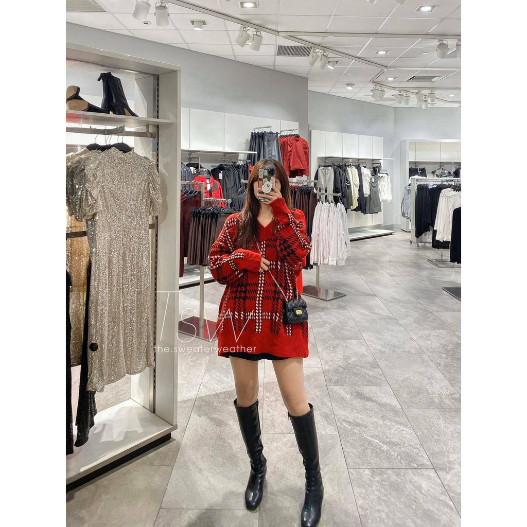 Áo len giấu quần đỏ đô kẻ oversize