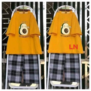 Set đồ áo phông quả bơ và quần ống rộng caro