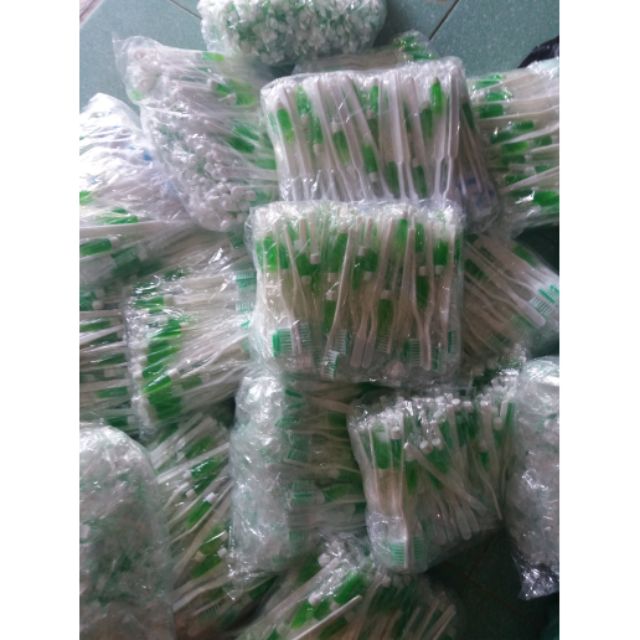 Combo 1000 bộ bàn chải +kem (10 bịch )