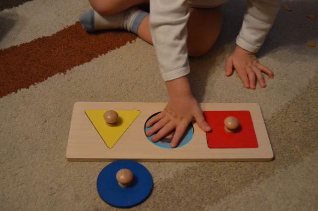 Ghép hình 3 hình cơ bản Montessori (Basic Shapes Puzzle)