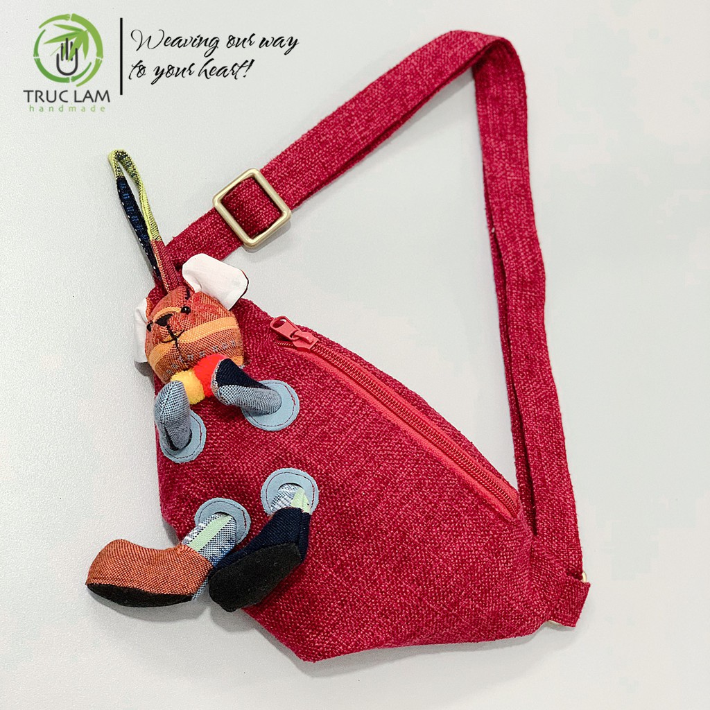 Túi Bao Tử Đeo Chéo Vải Gai Gắn Thú Nhồi Bông Ngộ Nghĩnh  - Trúc Lâm Handmade