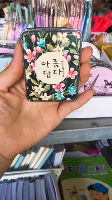 Gương mini cầm tay siêu kute