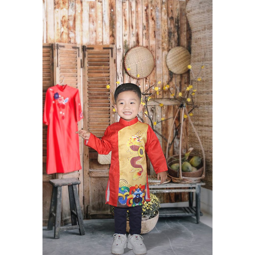 Áo dài cách tân cho bé mặc tết
